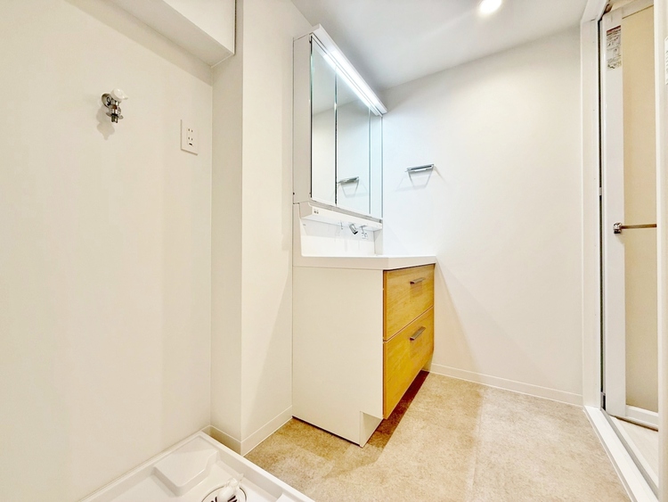 洗面 清潔感と心地よさを重視した、上質感漂うパウダールーム。