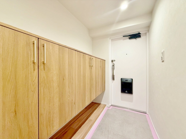 玄関 シューズボックスを完備した玄関です。