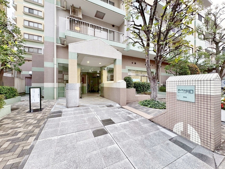 エントランス 外と内をつなぐエントランスは、まさに顔となる場所。