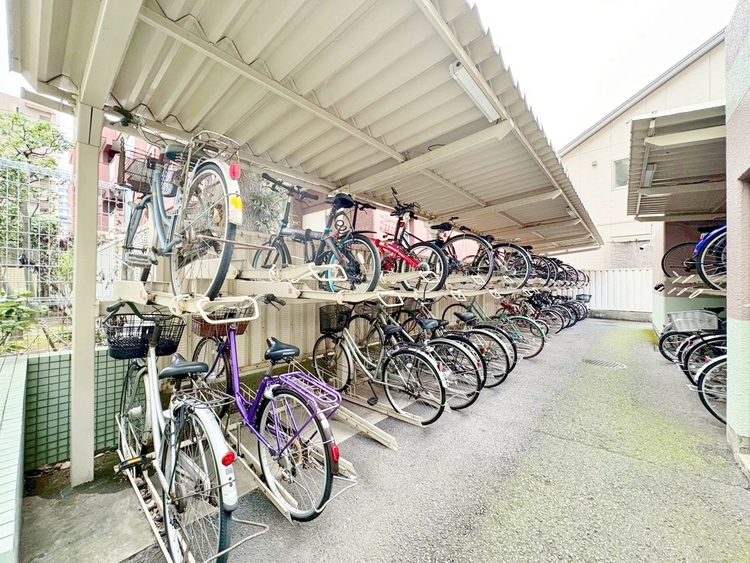 その他 きちんと整備された駐輪場。住む方の心遣いが感じられます。