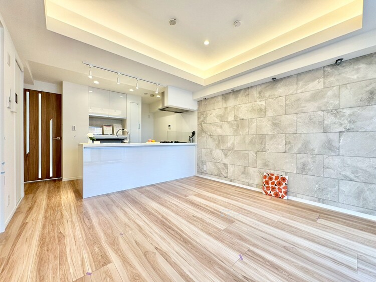 居間 飾り過ぎないシンプルな内装と偏り過ぎないデザインで統一しました。