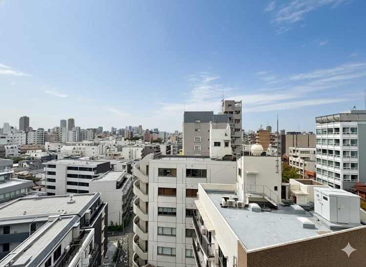 バルコニー 頬をなでる、優しい風を感じることが出来ます。