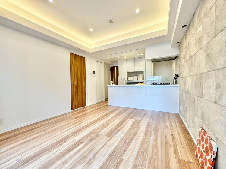 居間 快適に過ごす毎日を求めて、暮らしの中でご自身の「マイホーム」に創り上げてください。