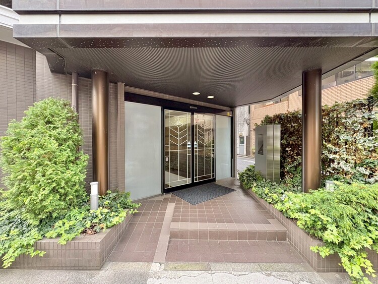 エントランス 外と内をつなぐエントランスは、まさに顔となる場所。