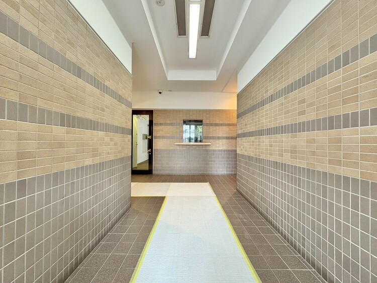 エントランス エントランス内部は、管理が行き届き清潔な共有スペースとなっています。