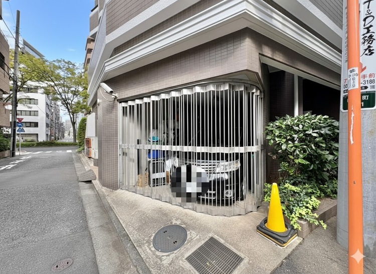 駐車場 本物件の駐車スペースです。車種制限のある場合もございますので、お気軽にお問い合わせくださいませ。