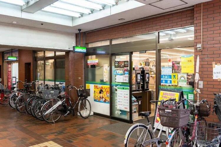 周辺 ファミリーマート練馬石神井三丁目店