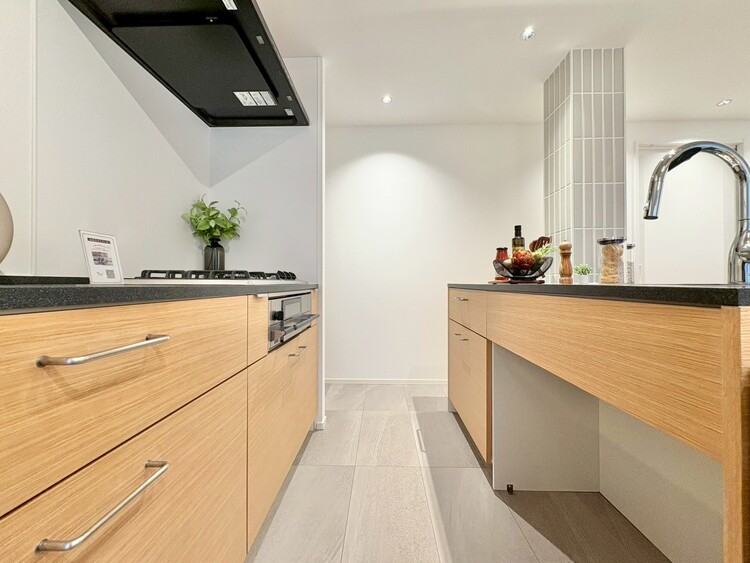 キッチン 洗練されたスタイリッシュなデザイン性と使いやすさを備えた仕様。