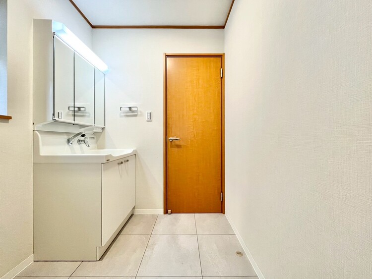 洗面 清潔感と心地よさを重視した、上質感漂うパウダールーム。