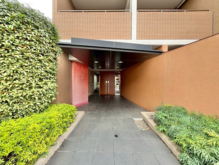 エントランス 外と内をつなぐエントランスは、まさに顔となる場所。