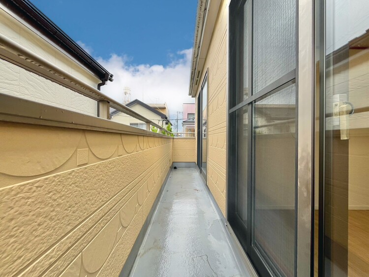 バルコニー 暮らしの中で、光と風を演出してくれるバルコニー。