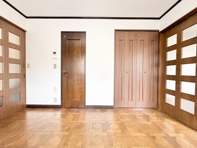 居間 居心地の良い空気感は、暮らしのステージを彩り、心からのやすらぎと満足感を与えてくれます。