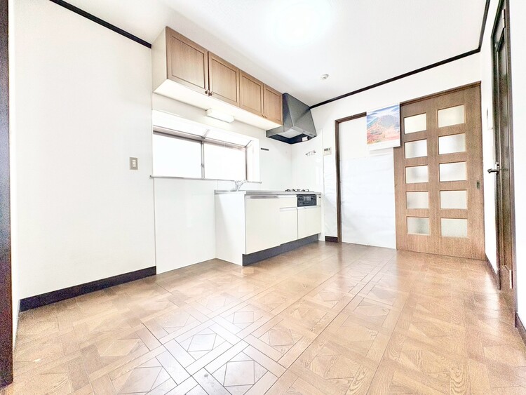 居間 飾り過ぎないシンプルな内装と偏り過ぎないデザインで統一しました。