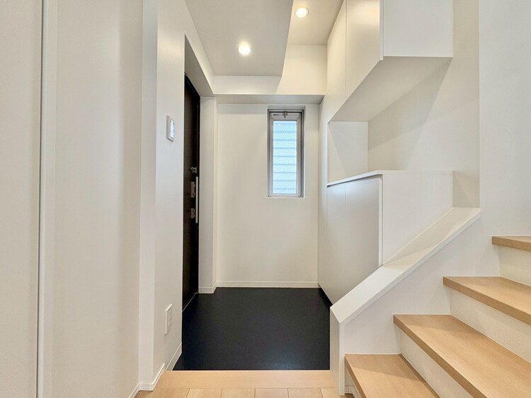 玄関 シューズボックスを完備した玄関です。