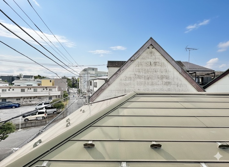 バルコニー 窓を開けると広がる青空。心をリフレッシュして日々を過ごしていきましょう。