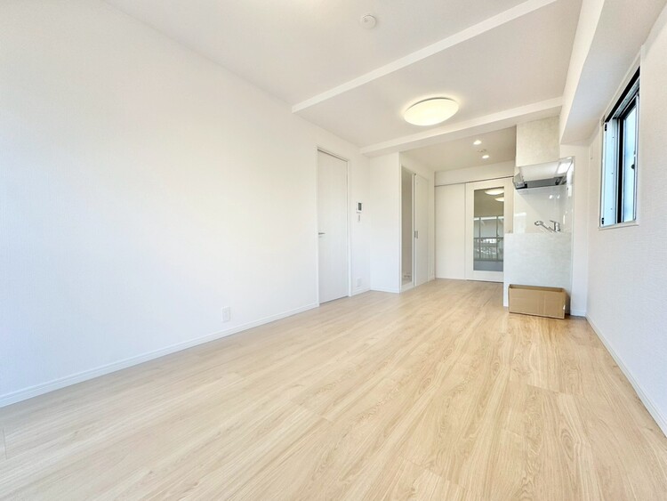 居間 忙しく過ぎゆく日常を置き去るほど、ゆったりした時間が流れるリビング。