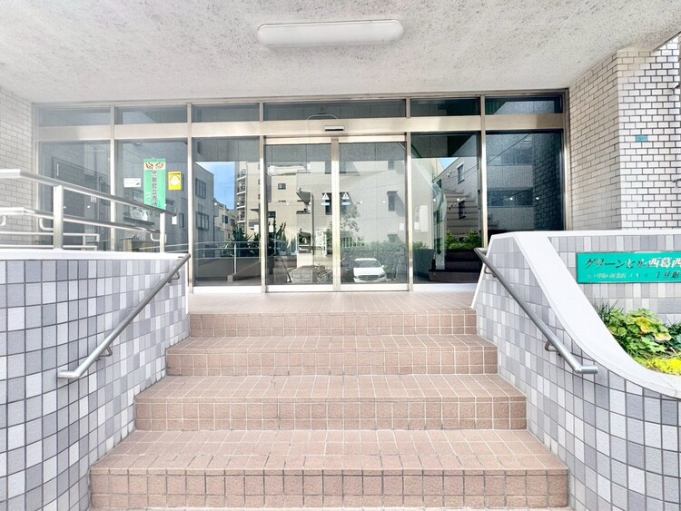 エントランス 外と内をつなぐエントランスは、まさに顔となる場所。