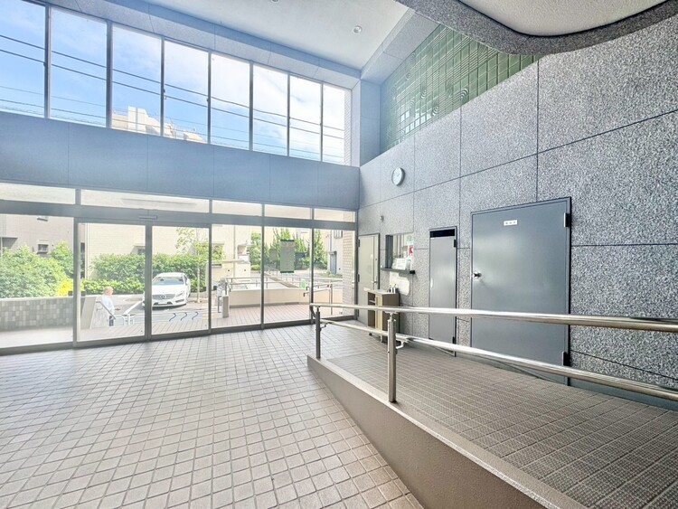 エントランス エントランスは、毎日の行き帰りで使う大事な空間です。