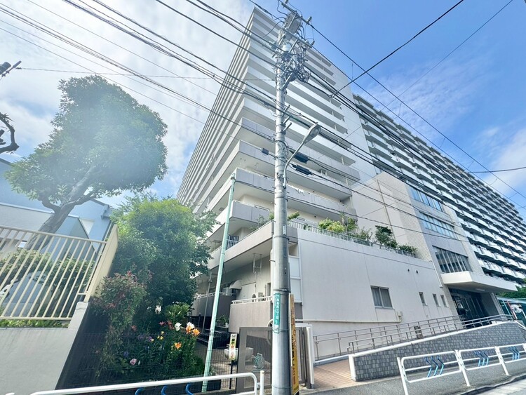 外観 ライフプランニングからローンまで、一貫してご説明させていただきます。お気軽にお問い合わせくださいませ。