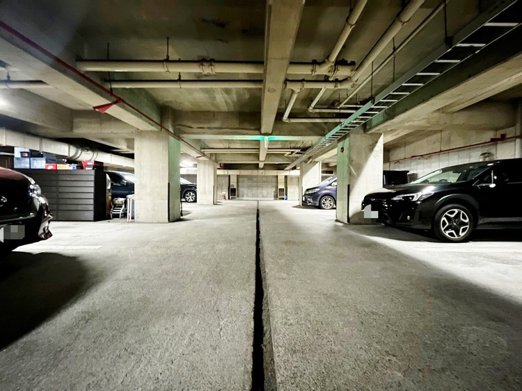 駐車場 本物件の駐車スペースです。車種制限のある場合もございますので、お気軽にお問い合わせくださいませ。