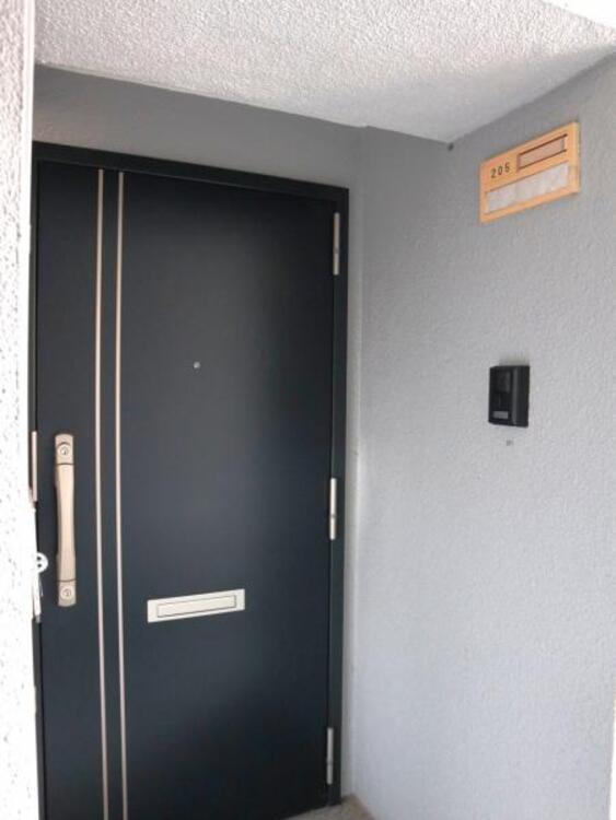 その他 一日の始まりと終わりはこちらの玄関から。今後ご家族の「行ってきます」「ただいま」が行き交う空間となるでしょう。