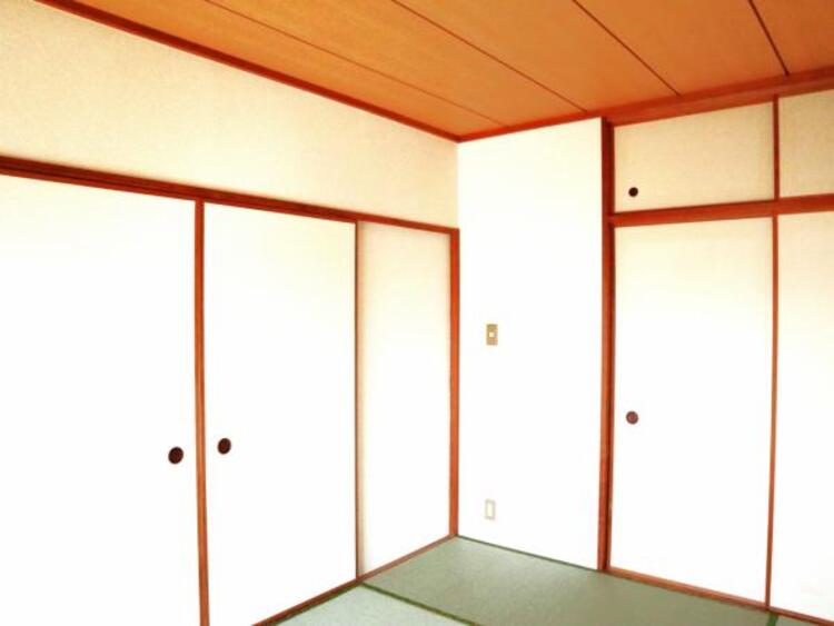 内装 和室６帖　続き間の和室は小さなお子様の遊びスペースとしても、老後の生活にも重宝します。