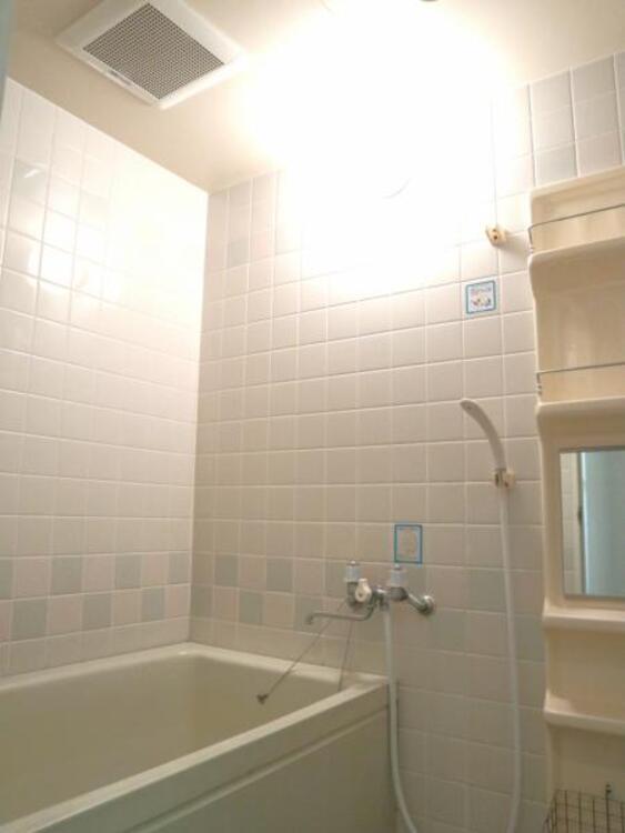 風呂 １日の疲れを癒してくれる浴室は癒しの空間。