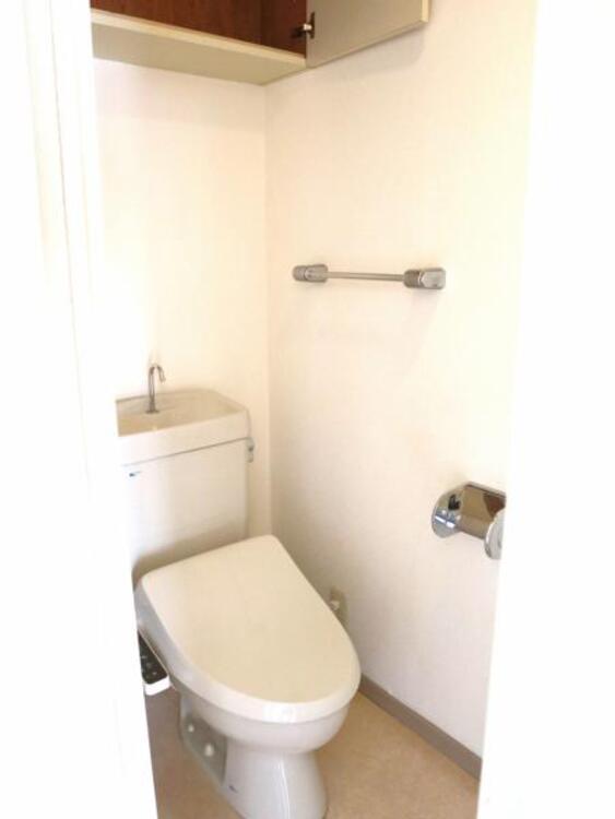 トイレ 清潔感の溢れるトイレです。落ち着いた空間で安らぎのひとときをお過ごし頂けます。