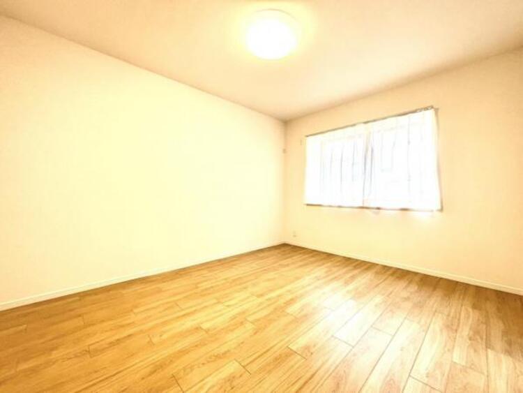 内装 洋室6帖　居室には収納スペースが豊富なため、シンプルですっきりとした暮らしが実現できます。