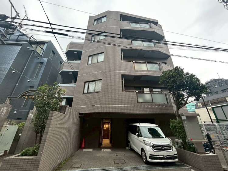 その他 飽きのこないシンプルモダンな外観です。