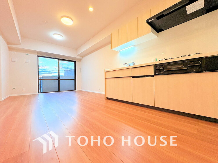 内装 家族みんなが爽やかに過ごせるように、光をたっぷり取り込んだLDK