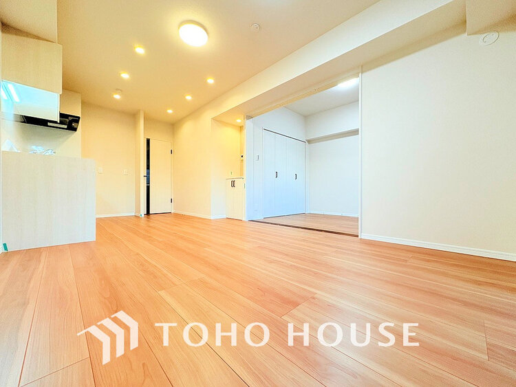 内装 上質な時間を育む暮らしのメインステージ。寛ぎとコミュニケーションを育む居心地のよい場所