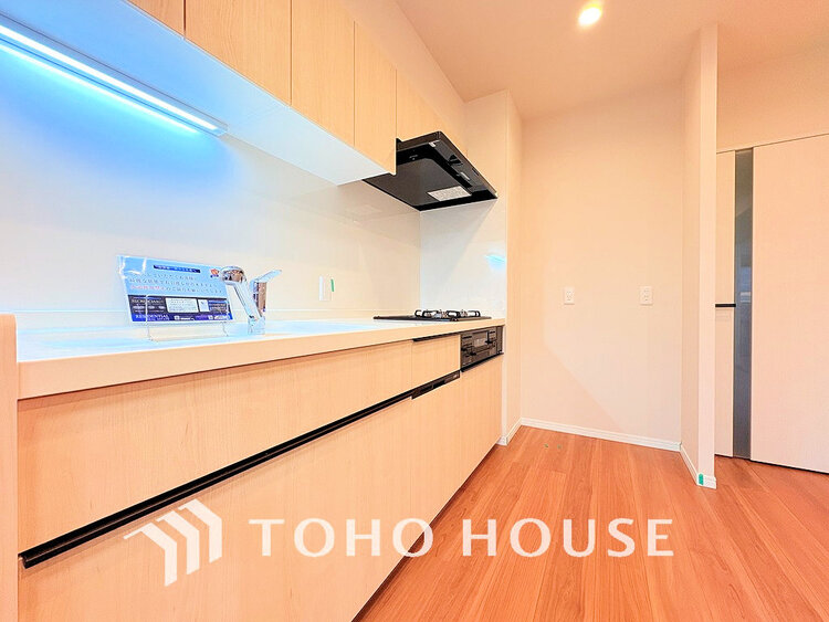 キッチン シンプルな部屋の雰囲気に溶け合うナチュラルキッチン