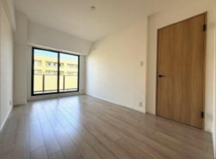 内装 ◆癒しの空間◆室内構成に拘り採光とセンスを散りばめた空間。それは『柔らかさ』に似た素敵な居場所。そこに暮らす人のことを考えつくり出したものは『癒し』という心地よい居場所なんだと思う