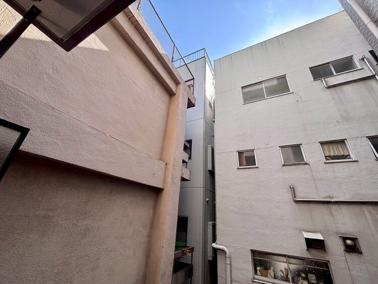 バルコニー 眺望や窓からの景色が良いと、家で過ごす時間も快適です。