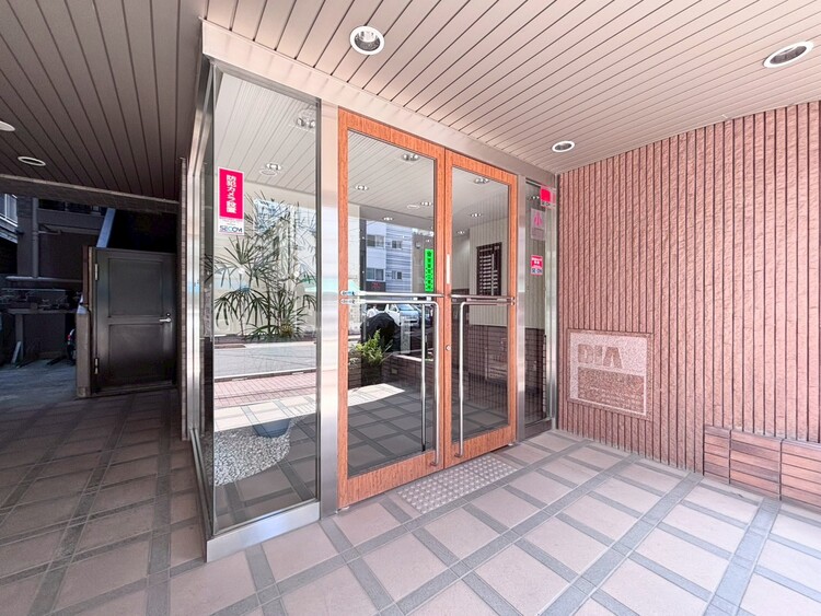 エントランス 上質感漂う玄関アプローチです。