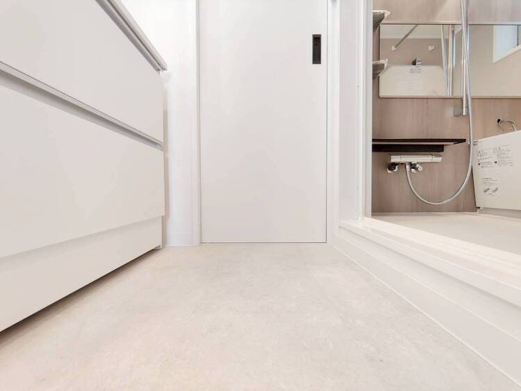 その他 十分な広さの脱衣所。