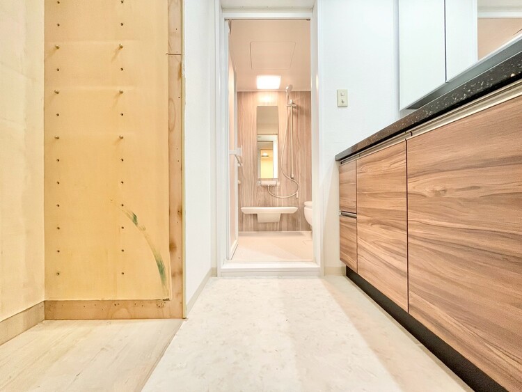 その他 十分な広さの脱衣所。