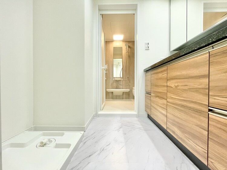 その他 十分な広さの脱衣所。