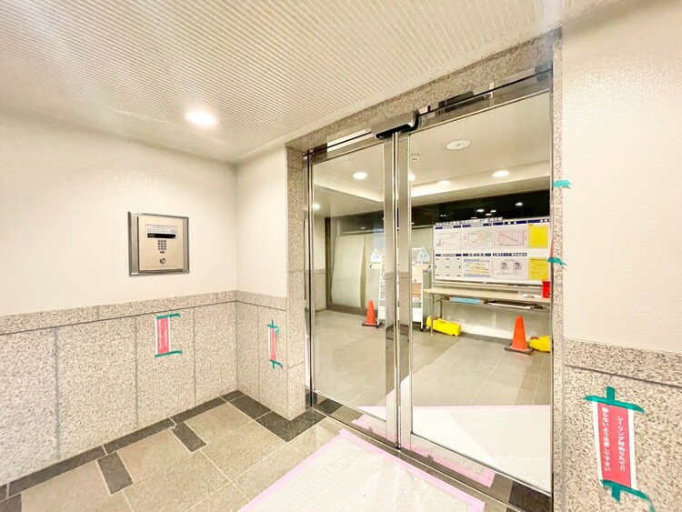 その他 上質感漂う玄関アプローチです。