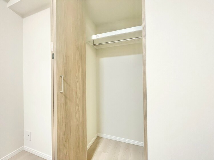 その他 収納スペースが付いていて、お部屋を広く使っていただけます。