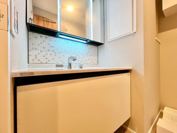 洗面 清潔感を感じられる洗面化粧台。