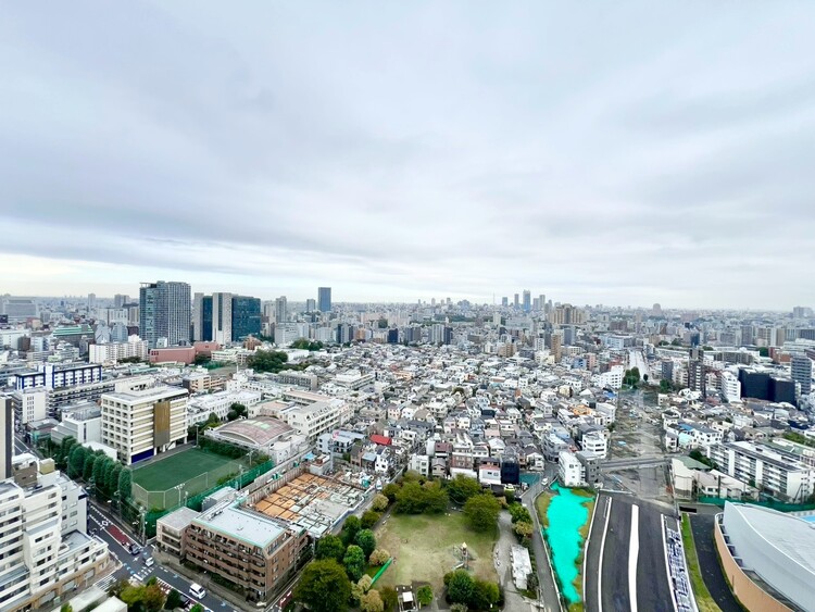 バルコニー 陽当たり・通風・開放感に恵まれた環境です。