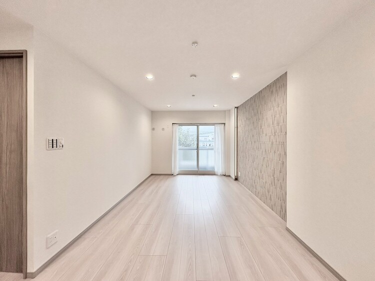 居間 落ち着いた雰囲気に包まれて、伸びやかな空間。