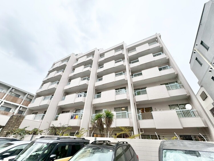 外観 飽きのこないシンプルモダンな外観です。