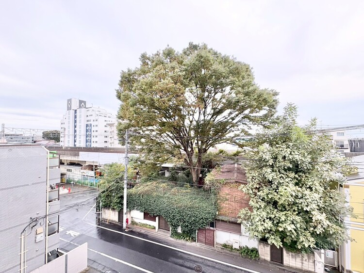 バルコニー 陽当たり・通風・開放感に恵まれた環境です。