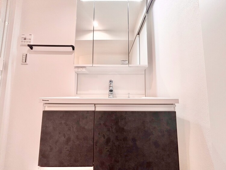 洗面 清潔感を感じられる洗面化粧台。