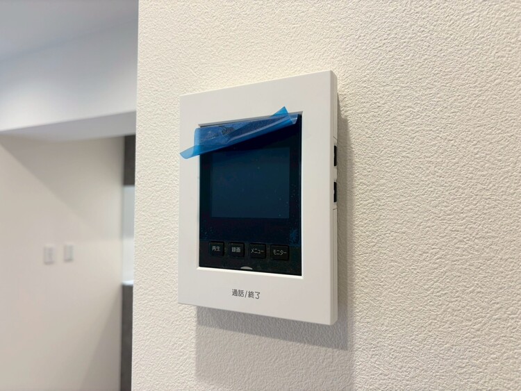 設備 誰が来てもわかる様にモニター付きインターホンを設置。