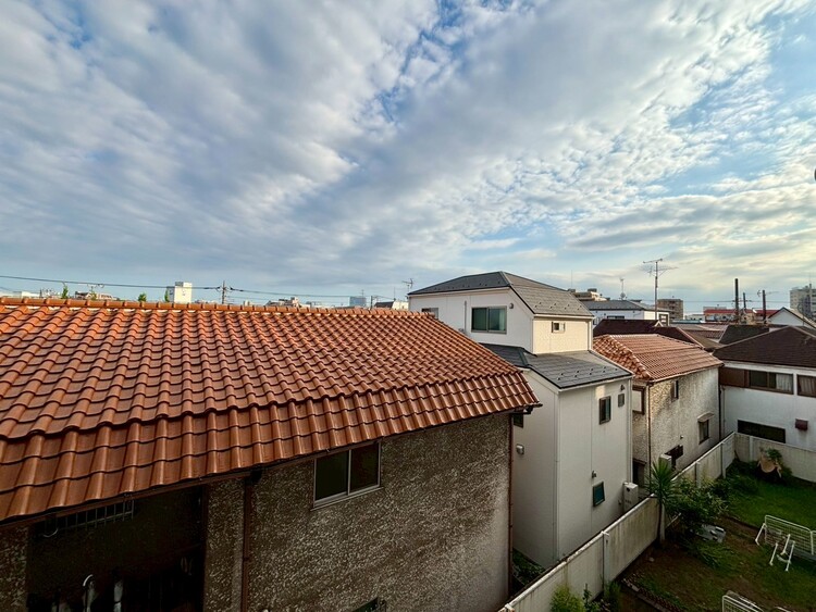 バルコニー 陽当たり・通風・開放感に恵まれた環境です。