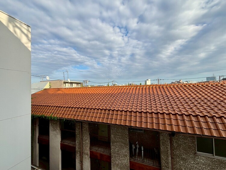 バルコニー 眺望や窓からの景色が良いと、家で過ごす時間も快適です。